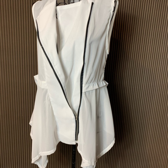 Ziranjio sleeveless asymmetrical angles blouse - Picture 5 of 8